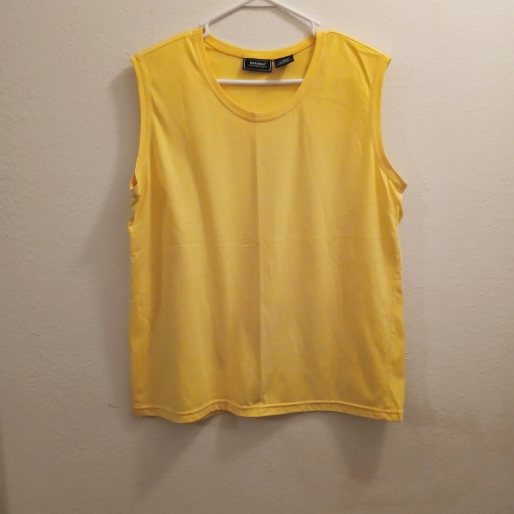 Medallion Sleeveless Tee Tank Top Women's Size L Yellow
